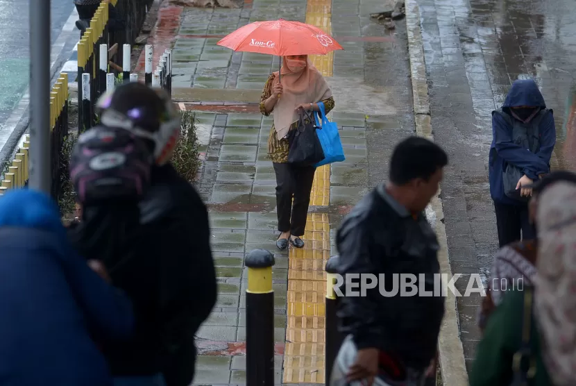 Jabodetabek Hari Ini Bakal Diguyur Hujan Ringan Hingga Sedang Ini Prakiraan Cuaca Bmkg Kurusetra