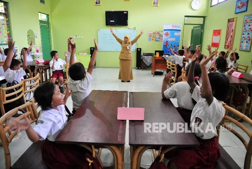 5 Oktober Diperingati Sebagai Hari Guru Sedunia, untuk Merayakan Apa ? -  Kampus Republika