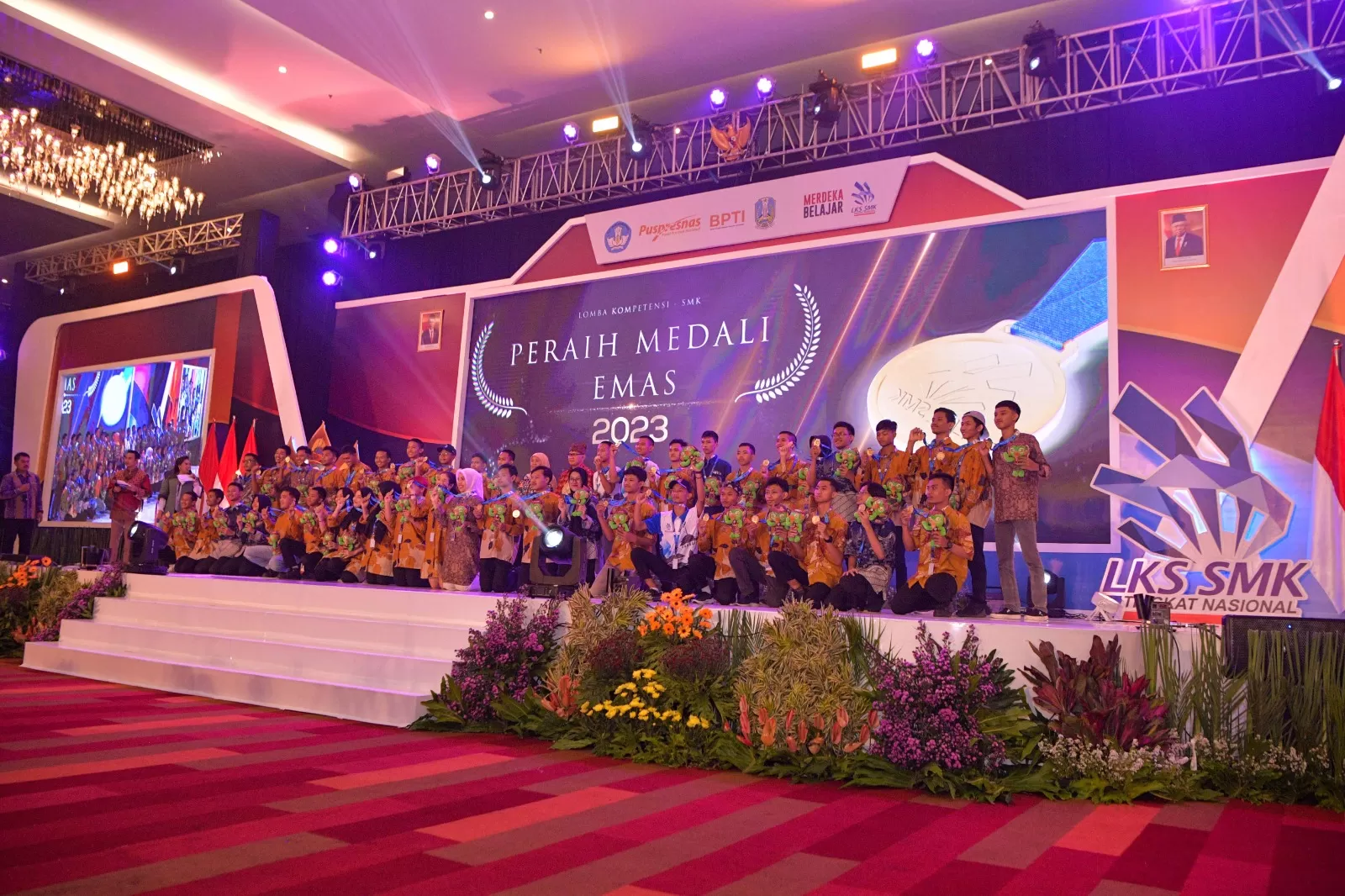 Jatim Juara Umum LKS SMK 2023, Diikuti 998 Peserta Dari 36 Provinsi ...