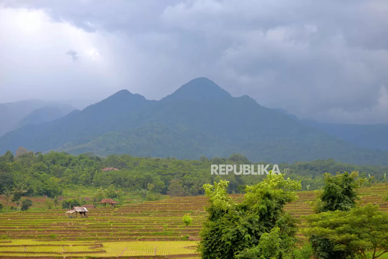 Cerpen : Saat Mendaki Gunung - Kampus Republika