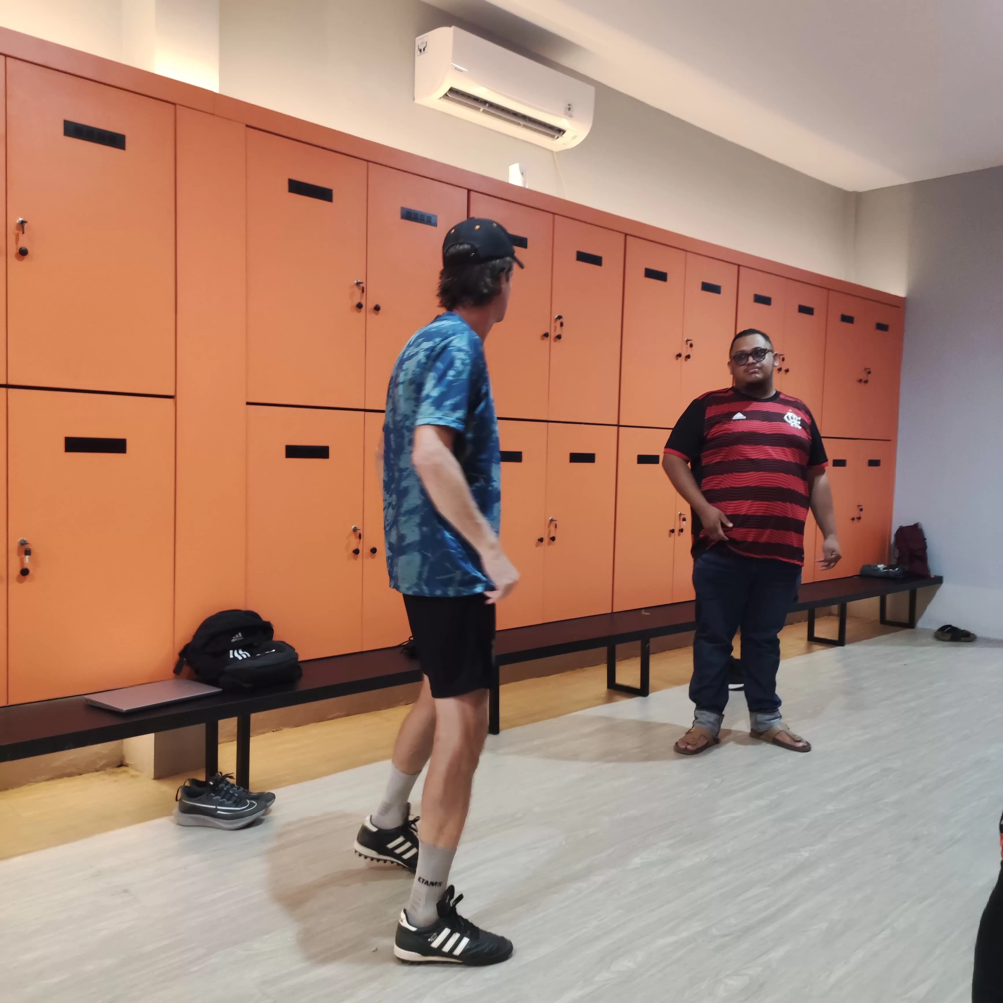 REPRESENTATIF: Presiden Borneo FC Nabil Husien Said Amin meninjau beberapa bagian gedung di Borneo FC Training Centre yang akan digunakan untuk aktivitas tim junior.   (BORNEO FC MEDIA)