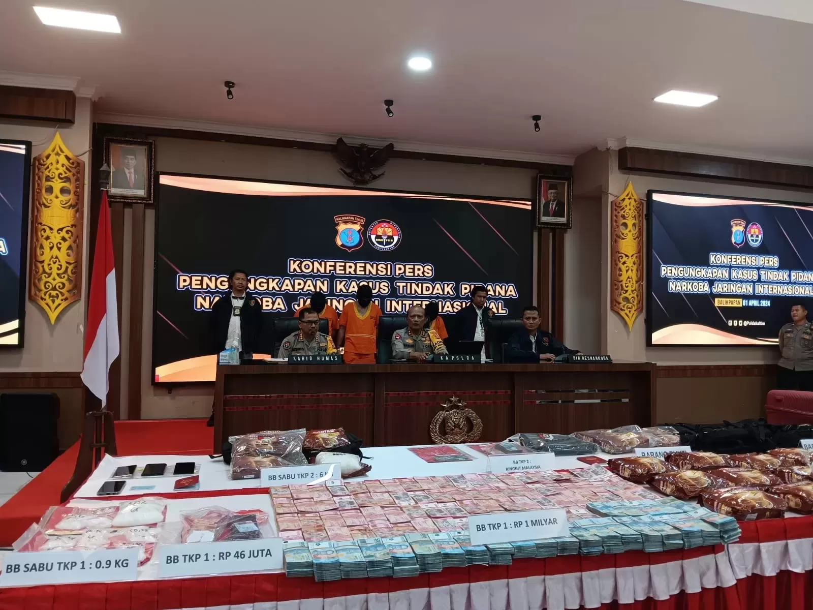 Barang bukti 37,29 kilogram sabu, 5,33 gram ganja, 1.005 butir ekstasi, 28.980 butir daftar G jenis LL, 2.000 butir Yorindo, dan 100 butir Ramadol.