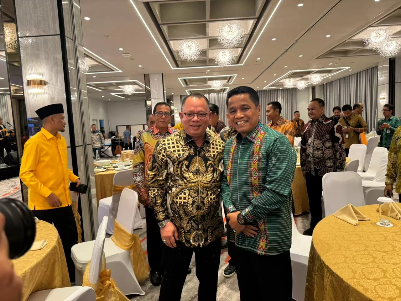 SINERGI: Sekkab Mahulu Stephanus Madang bersama Brigjen TNI Anggara Sitompul yang mendapat amanah sebagai Danrem 091/ASN yang baru.  