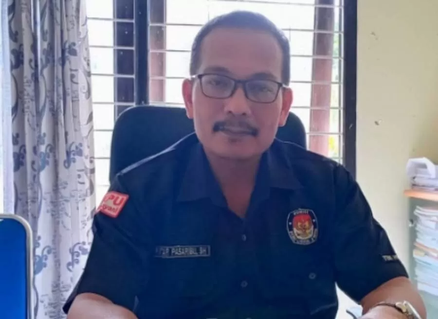 Ketua KPU Kubar, Rintar Pasaribu