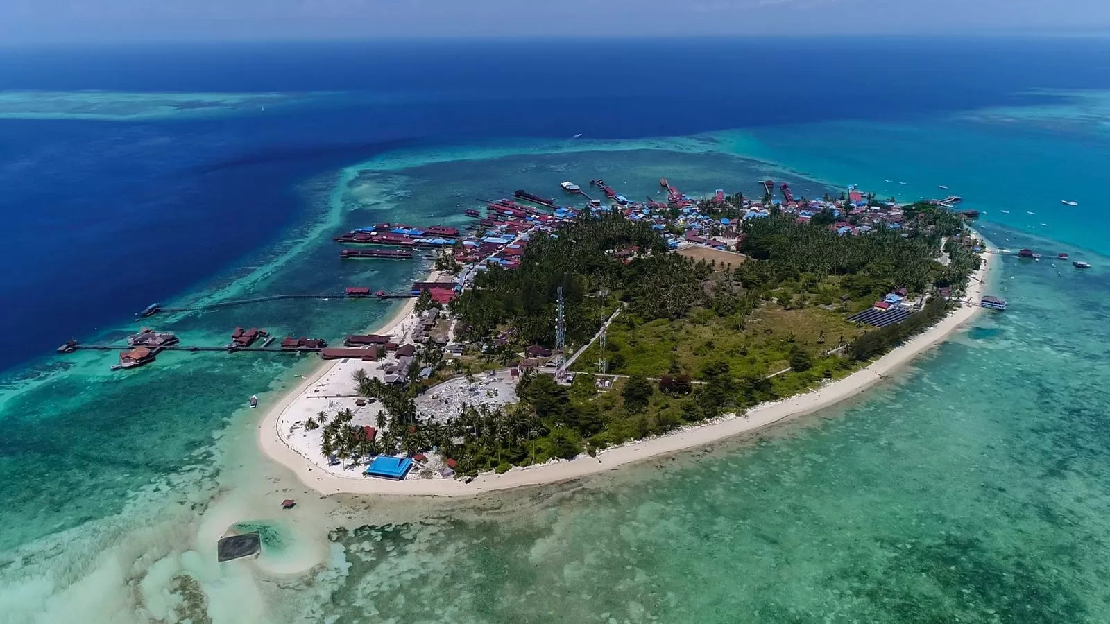 PESONA LAUT : Desa Wisata Pulau Derawan menjadi satu-satunya destinasi di Berau yang masuk 50 besar ADWI 2024 yang diselenggarakan Kemenparekraf.&nbsp;  