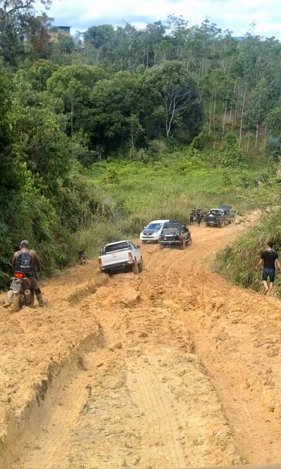 PERBATASAN: Infrastruktur di wilayah perbatasan yang sampai saat ini masih butuh penanganan.  (HRK)