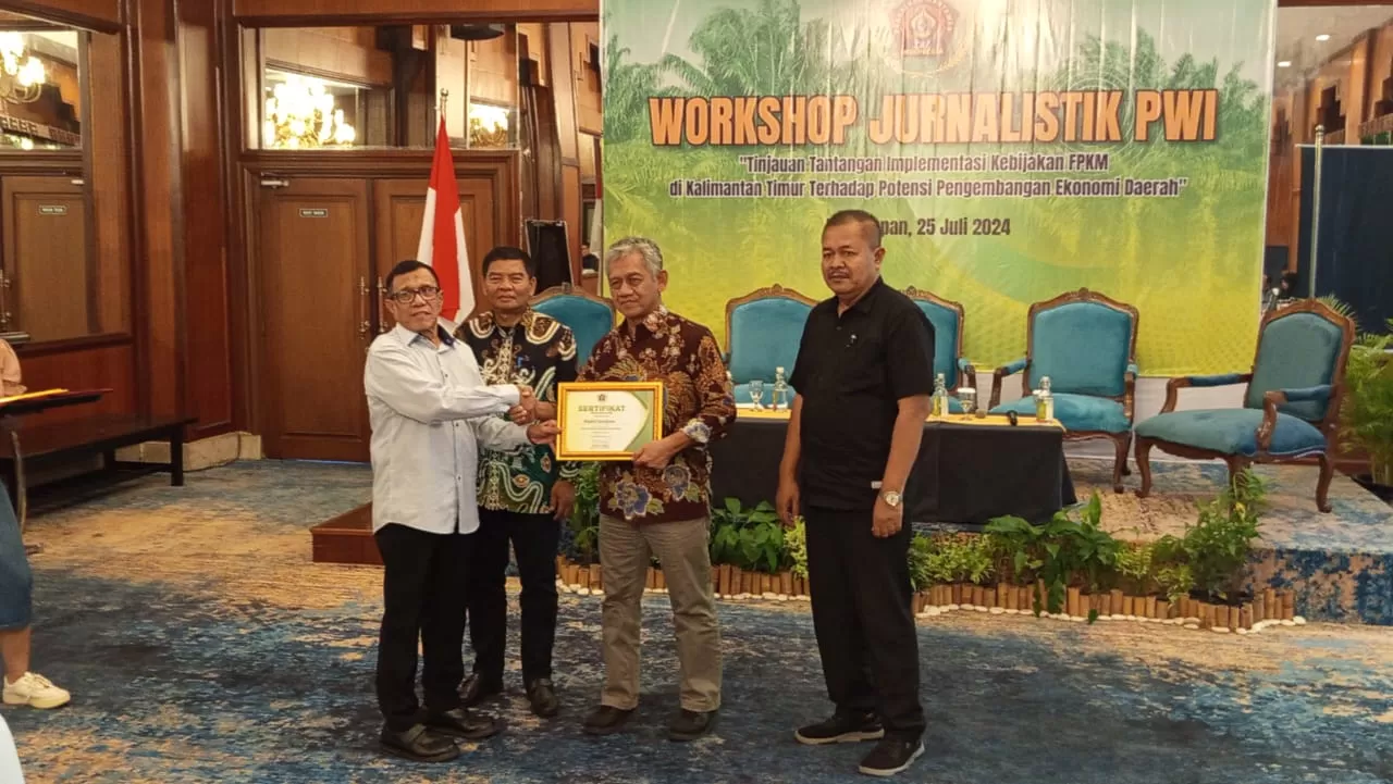  BAHAS: Workshop Jurnalistik yang diselenggarakan oleh PWI di Ballroom Hotel Gran Senyiur Balikpapan, Kamis (25/07/24).  