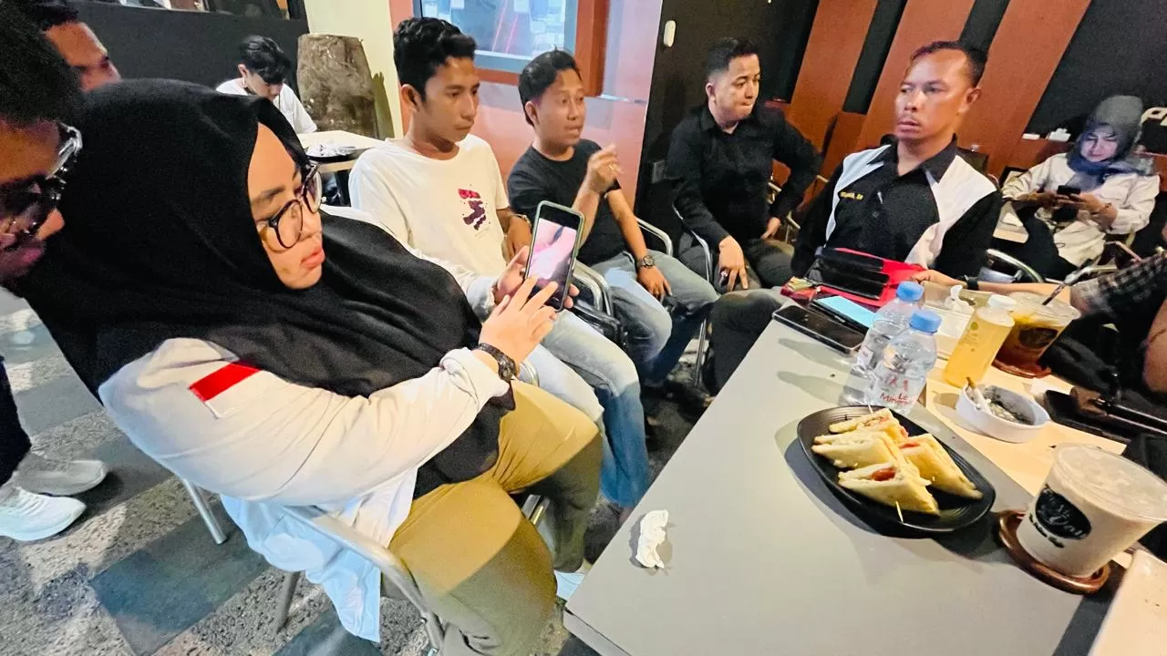 TETAP MENGUSUT: Keluarga yang didampingi TRC PPA Kaltim meminta rumah sakit membeber secara menyeluruh terkait kejadian yang menimpa Nadhifa Putri Amira.