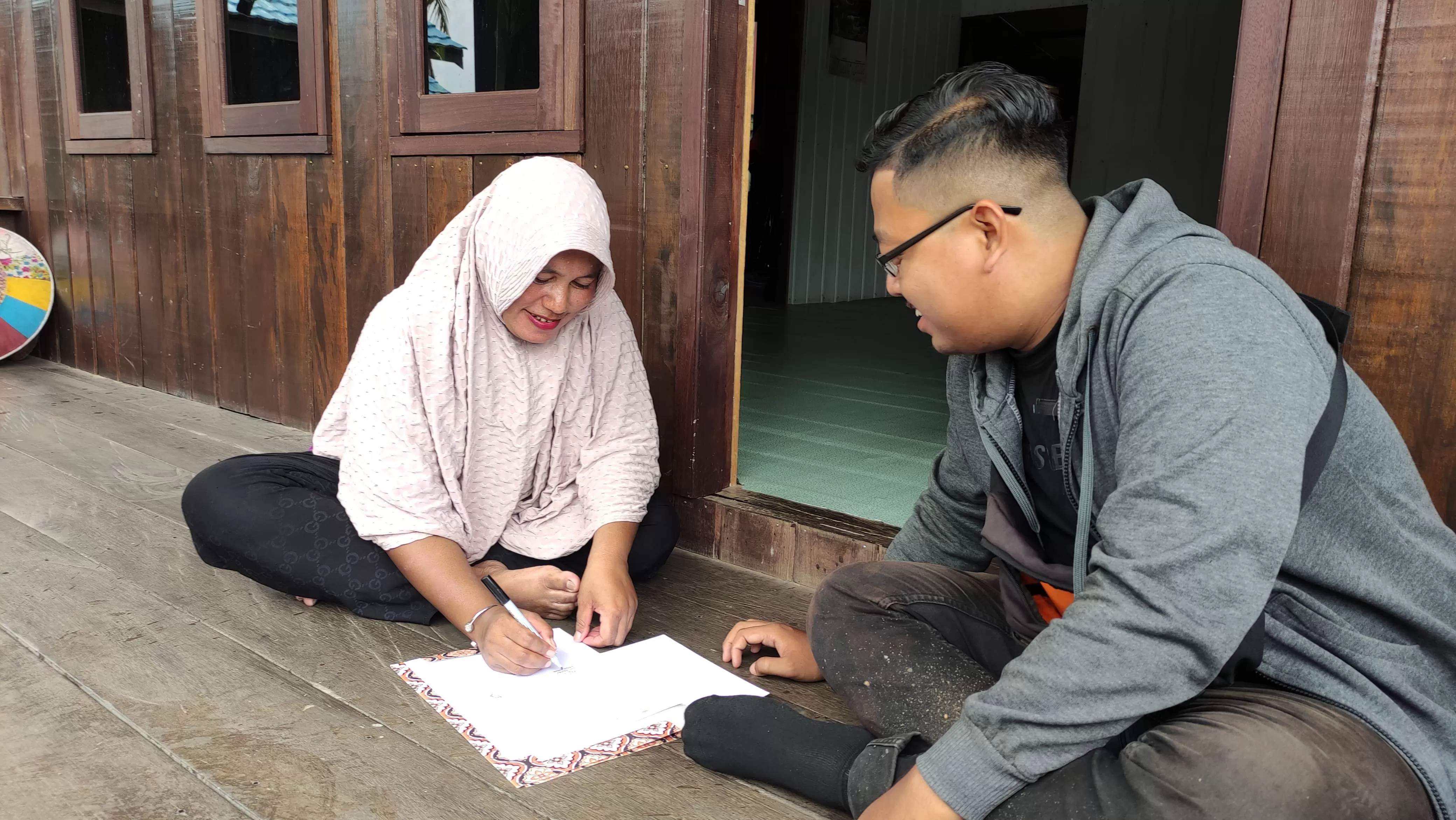 PEDULI: PT PT KED memberikan bantuan kepada sejumlah Posyandu di Kutim demi mencegah stunting. (ISTIMEWA)