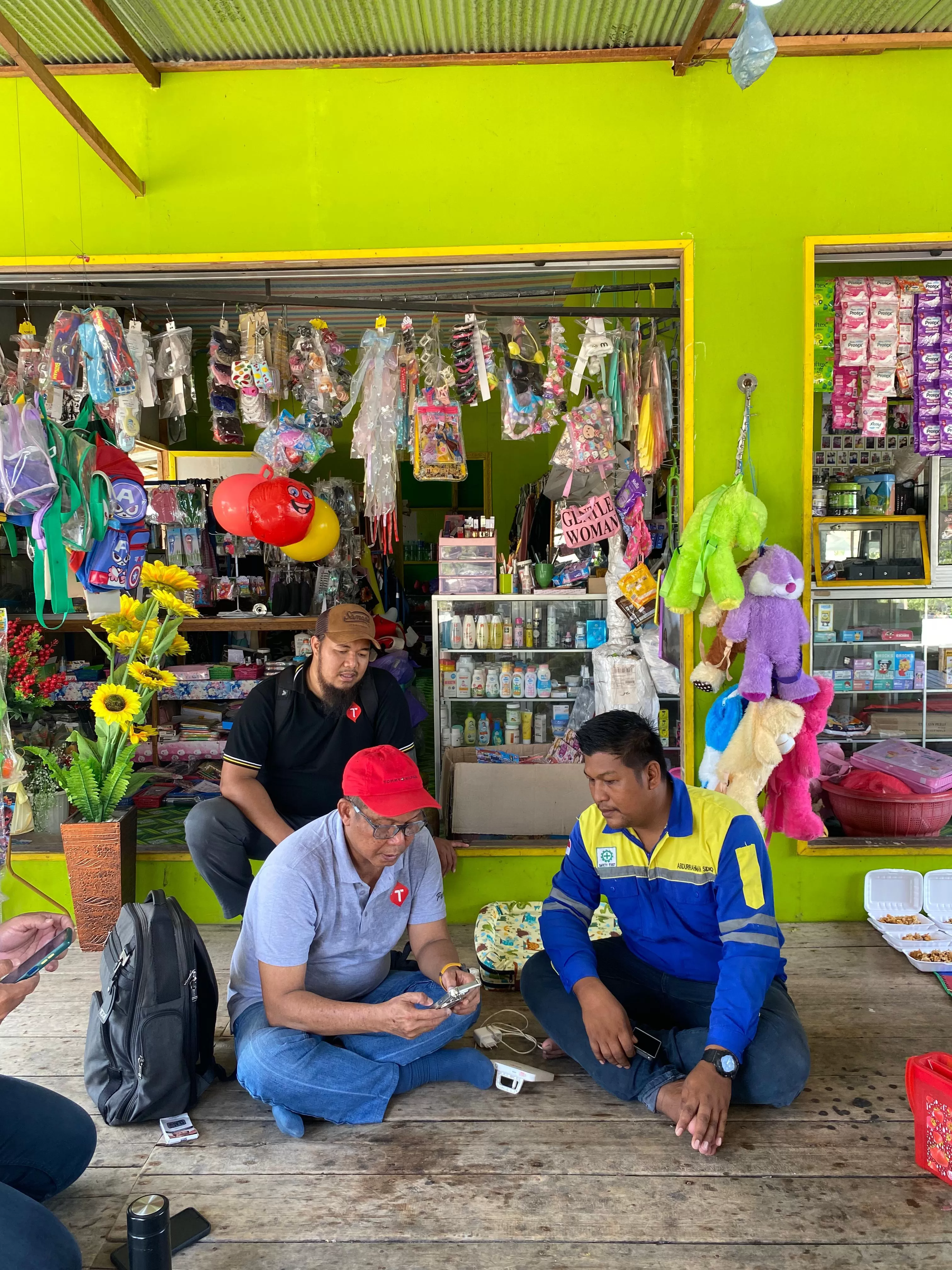 SEMAKIN LUAS: Telkomsel jadi operator pertama yang hadir di Desa Kuala Lupak, Kabupaten Barito Kuala, Kalsel.  (TELKOMSEL)