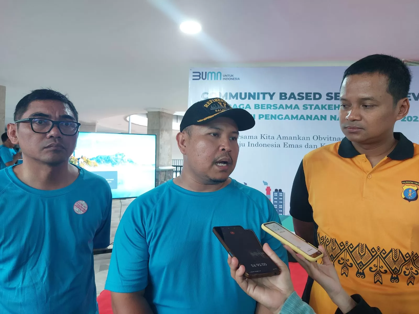  SKEMA: Manager HSSE KPI RU V Binsar Butar Butar (tengah).      (DINA ANGELINA)