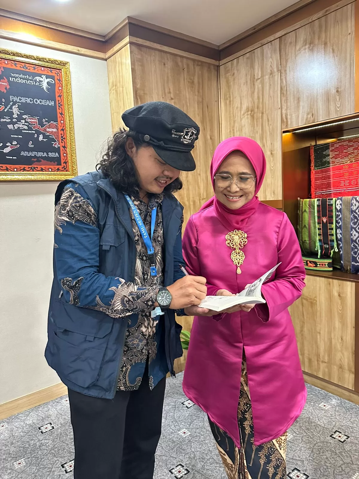 DUKUNGAN: Hetifah Sjaifudian dan Rahmad Azazi. (ISTIMEWA)