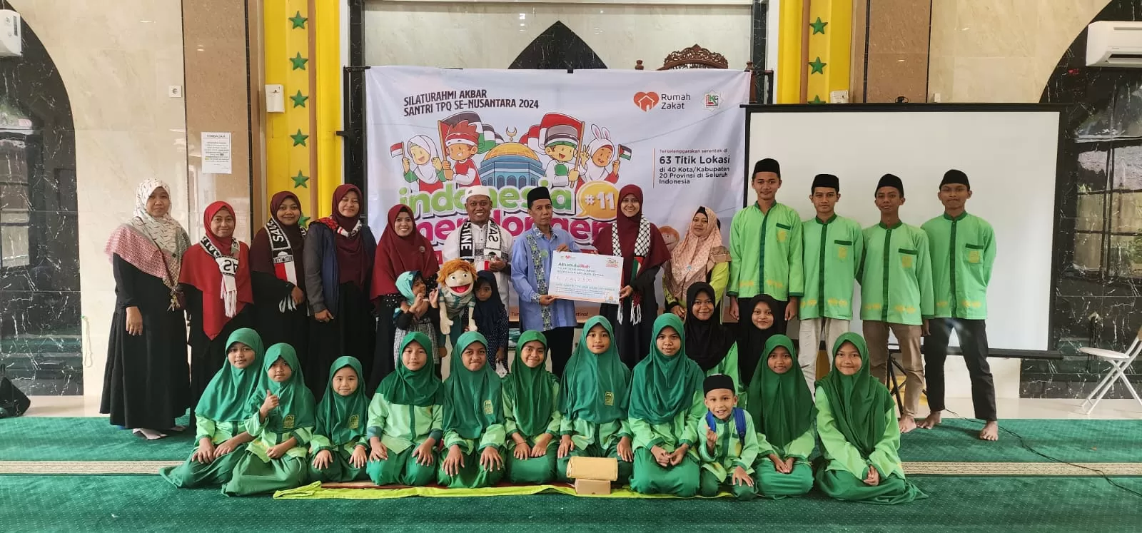 PENGETAHUAN: Para santri TPQ Balikpapan Selatan  mengikuti Indonesia Mendongeng pada 25 Desember 2024.  (ISTIMEWA)