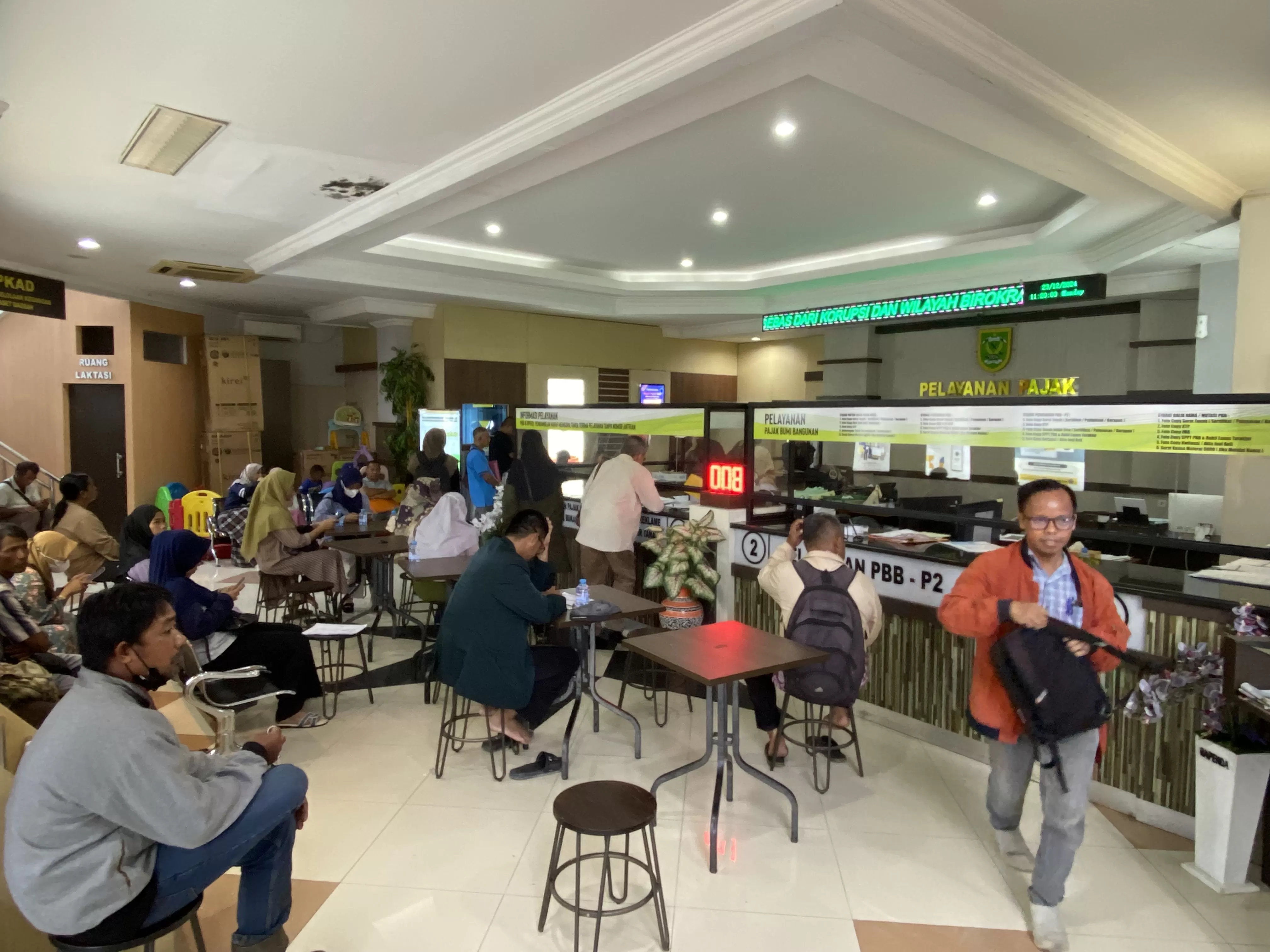  PIUTANG: Memaksimalkan pembayaran piutang, Bapenda Berau melakukan verifikasi dan validasi data yang masih aktif di 17 kampung dan kelurahan.  (IZZA)