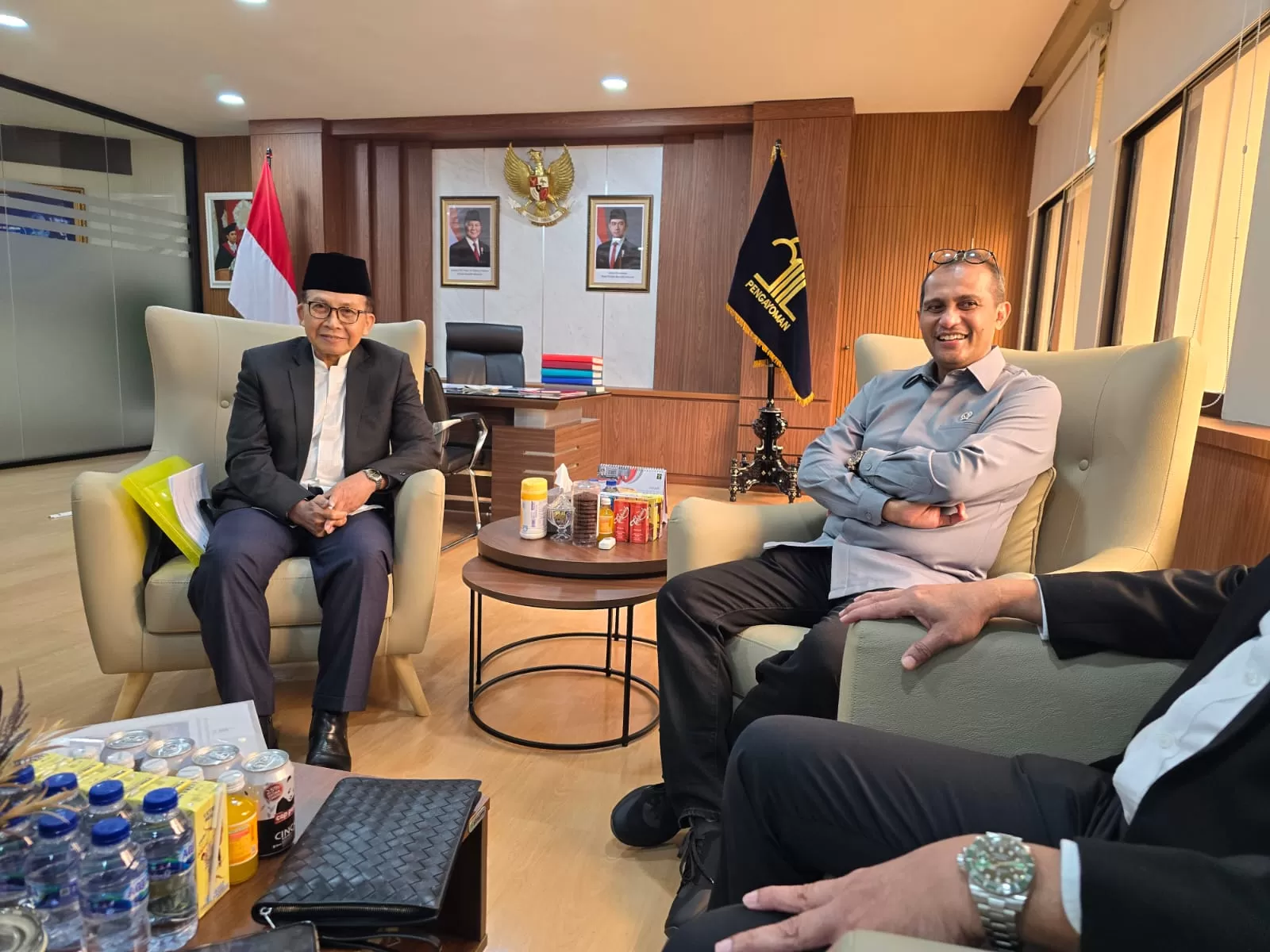     AKRAB: Ketua Umum PP IPHI Ahmad Yani (kiri) dan Wakil Menteri Hukum RI Omar Syarief Hiareij, Selasa, 7 Januari 2025.  (ISTIMEWA)