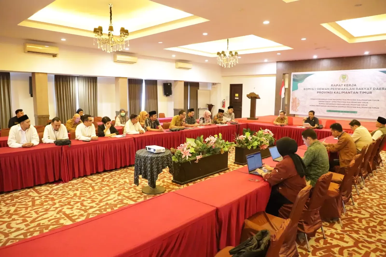 Rapat kerja Komisi 1 DPRD Kaltim dengan Diskominfo, Komisi Informasi dan KPID Kaltim.