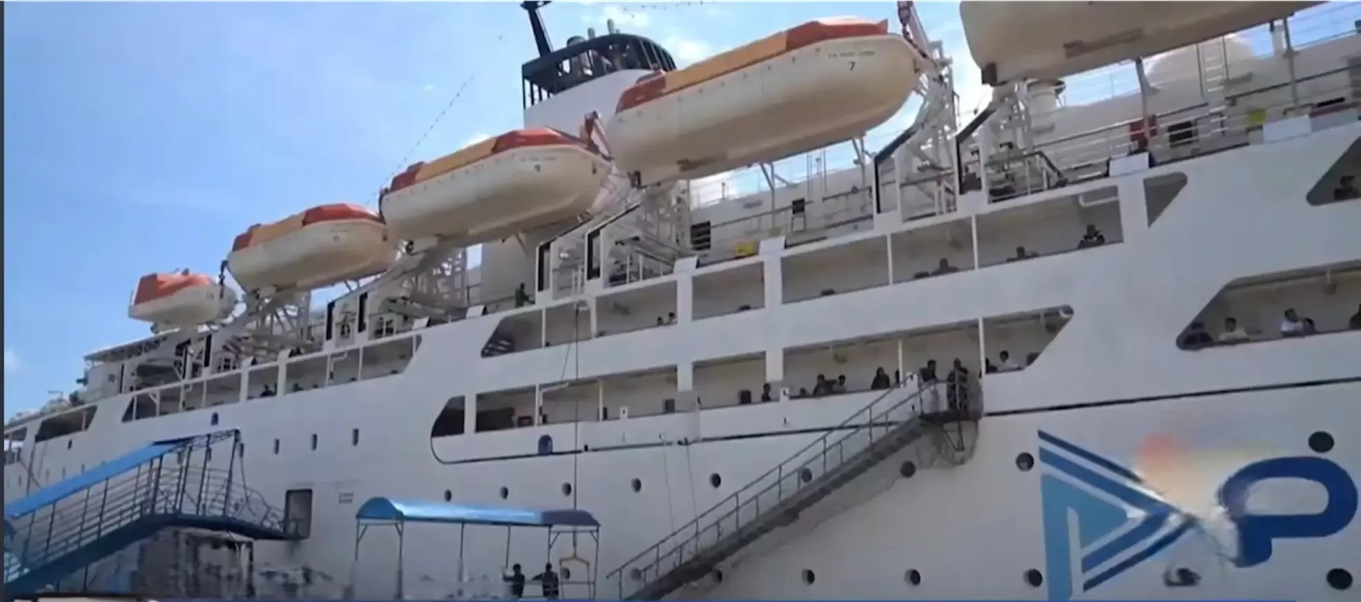 Kapal Pelni di Balikpapan.