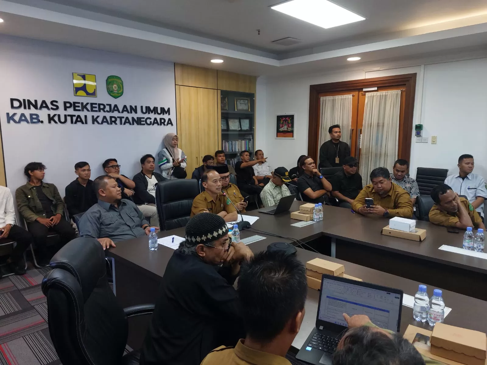Rapat koordinasi Dinas PU Kukar bersama berbagai pihak terkait mengenai pembangunan Jembatan Besi Tenggarong (Elmo/Prokal.co)  