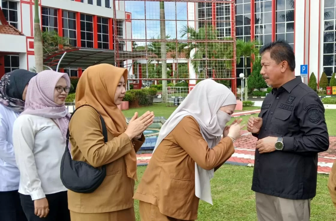 Sekda Kukar, Sunggono usai apel bersama ASN di Halaman Kantor Bupati (Istimewa)  