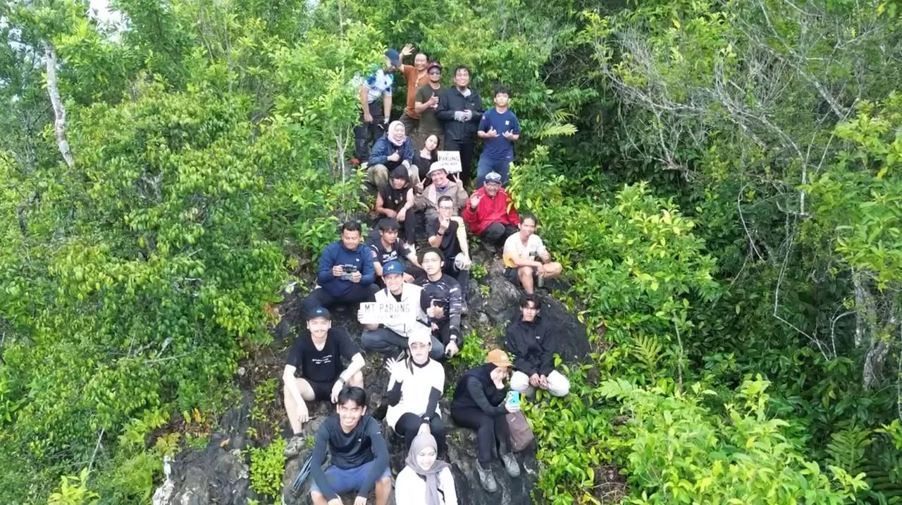 MOMEN: ASN dan Non-ASN IKN jelajahi Gunung Parung bersama #HealingdiIKN. (ISTIMEWA)