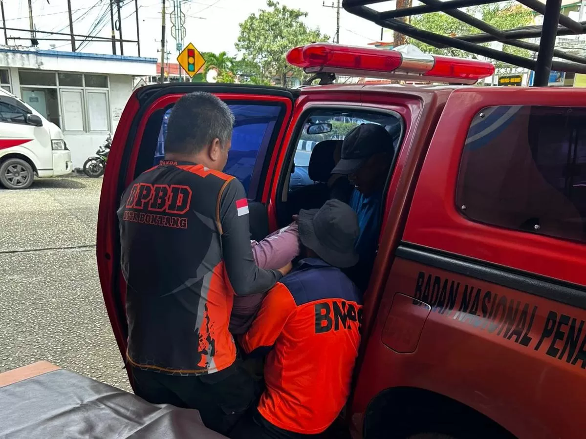 Korban saat dibawa ke RS Amalia untuk mendapat pertolongan. (BPBD Bontang)