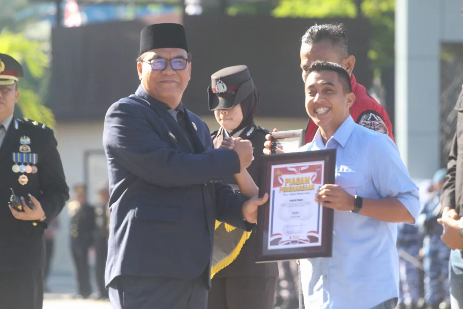  BERSINERGI: Wawali Balikpapan Bagus Susetyo (kiri) dan Ketua PWI Balikpapan Debi Aditya di Mapolresta Balikpapan, Selasa, 1 Juli 2025. (ISTIMEWA)