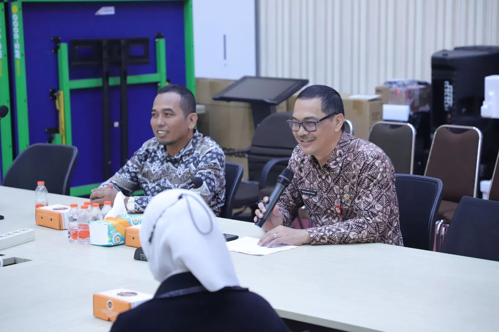 DIMINTA BERINOVASI: Muhammad Faisal dan M Khaidir dalam Forum Koordinasi PPID Kabupaten Kota se-Kaltim.  
