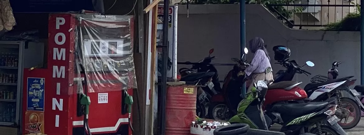 DITERTIBKAN: Pemkab Berau menggunakan pendekatan humanis untuk penertiban pom mini, dan pelaku usaha diajak berinvestasi ke bisnis usaha yang legal. (IZZA/BERAU POST)