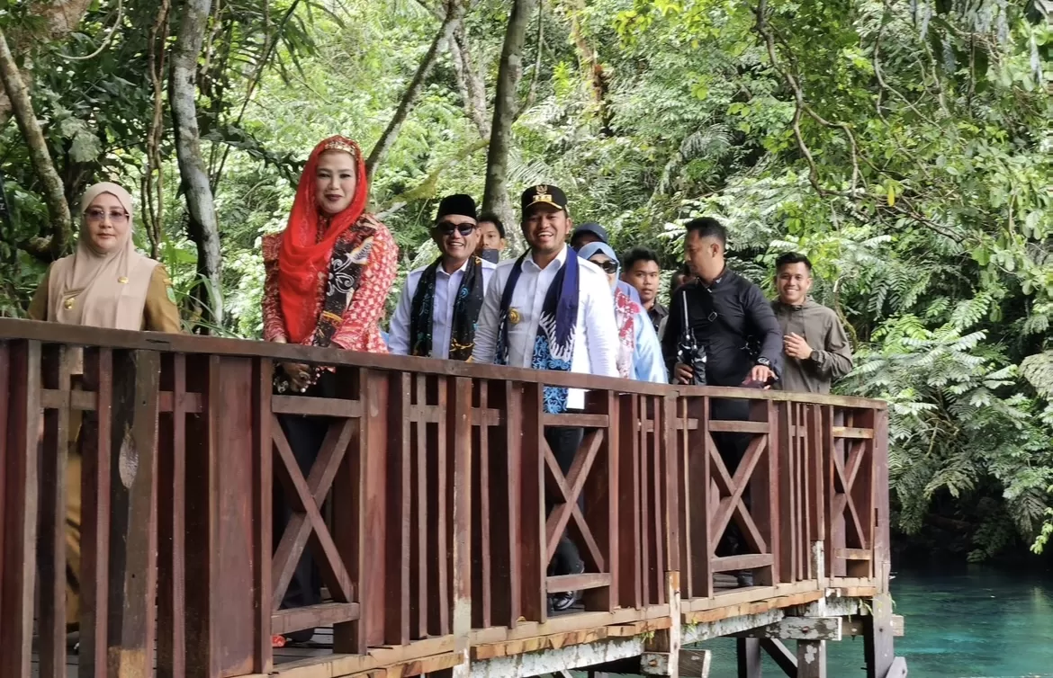 TERUS DIDUKUNG: Pemprov Kaltim berkomitmen mendukung objek wisata di pesisir selatan Berau, terutama Labuan Cermin dan Pulau Kaniungan. (MARNI/BERAU POST)