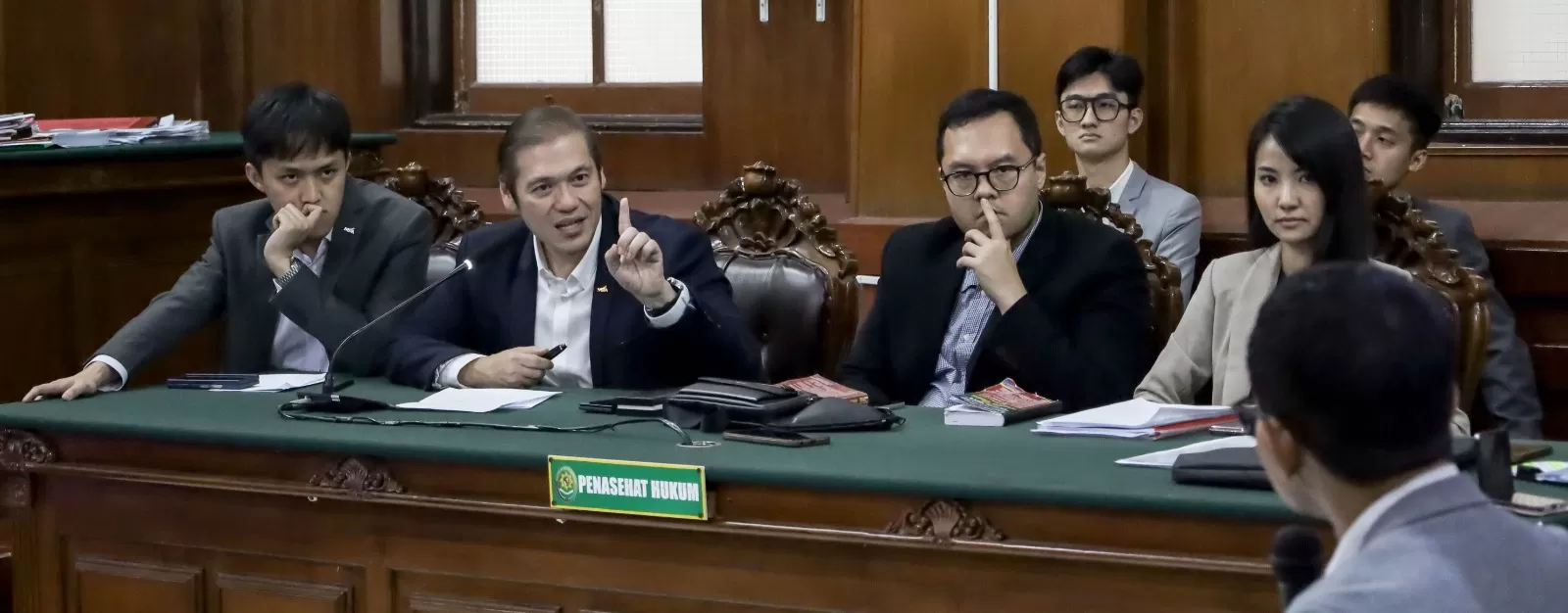 PERTANYAAN: EL Sajogo (dua kiri), pengacara PT Jawa Pos, dalam sidang di Pengadilan Negeri Surabaya, Jatim, Rabu, 13 Agustus 2025. (IST)