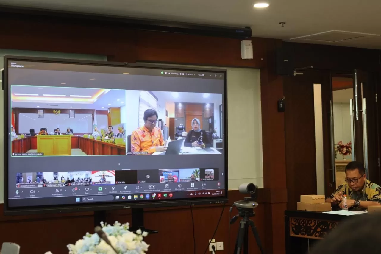 Rapat pembahasan makan bergizi gratis di Samarinda.