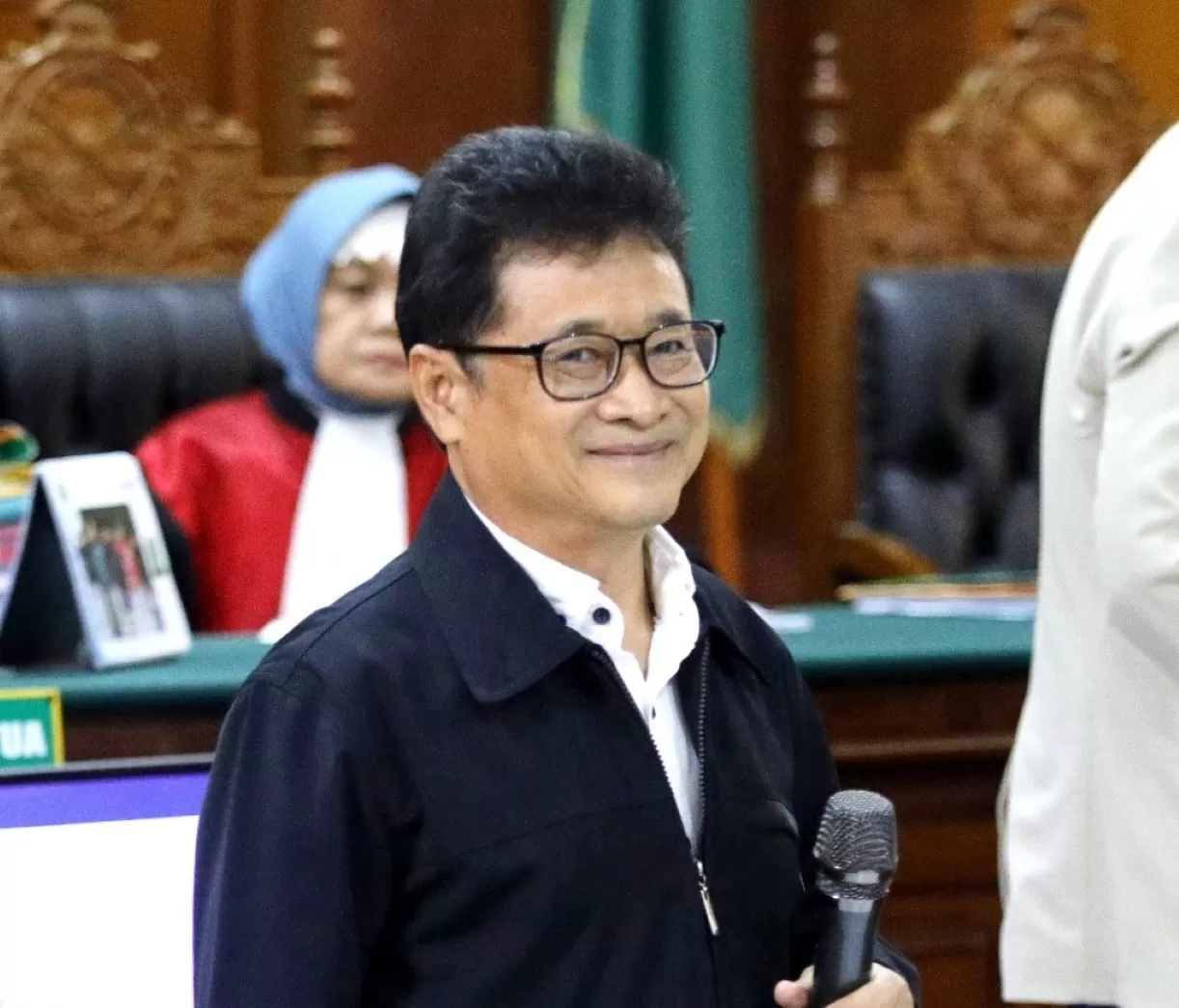 BERI KETERANGAN: Suhardo Basuki, mantan wakil direktur keuangan PT Jawa Pos Holding. (Jawapos)