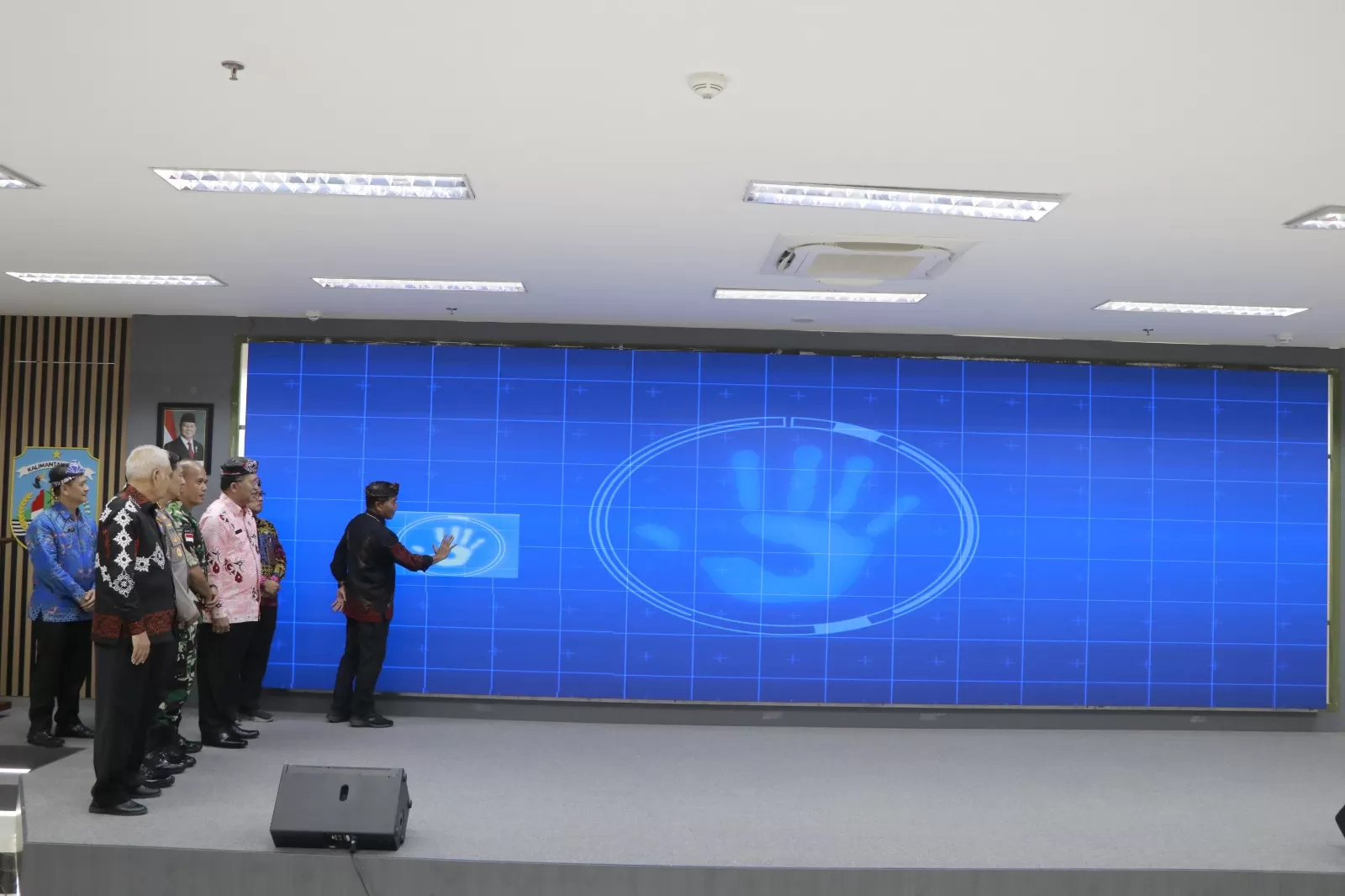 Gubernur Kaltara, Dr. H. Zainal A. Paliwang, S.H., M.Hum SIKOMPAS KALTARA digelar di Ruang Serbaguna Lantai 1 Kantor Gubernur Kaltara, Jumat (12/9) pagi.  