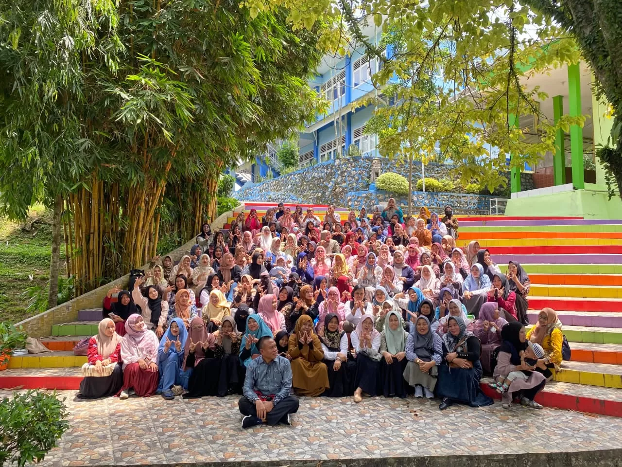 JANGAN LEWATKAN: Para guru PAUD di Paser yang sudah mengikuti tahap pertama program RPL di Universitas Widya Gama Mahakam, Samarinda.  (ISTIMEWA)