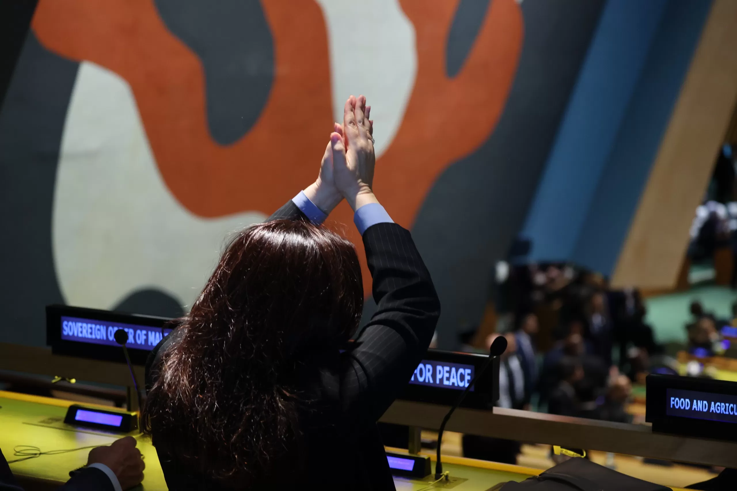 Delegasi negara sahabat bertepuk tangan usai Prabowo pidato di PBB.