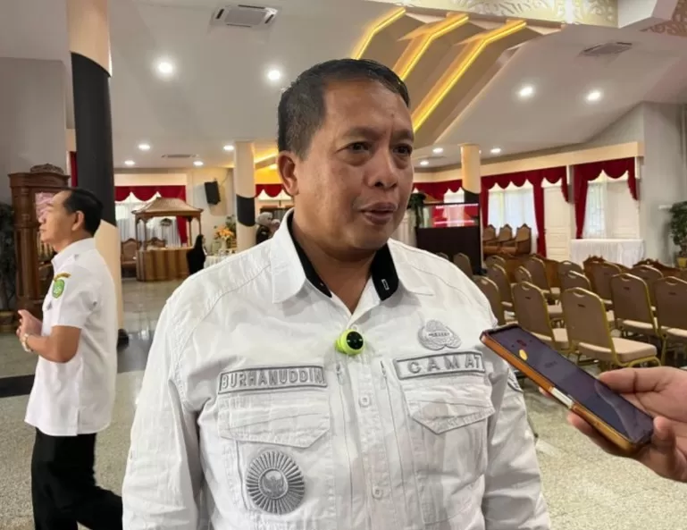 Camat Samboja Barat, Burhanuddin (Istimewa)  