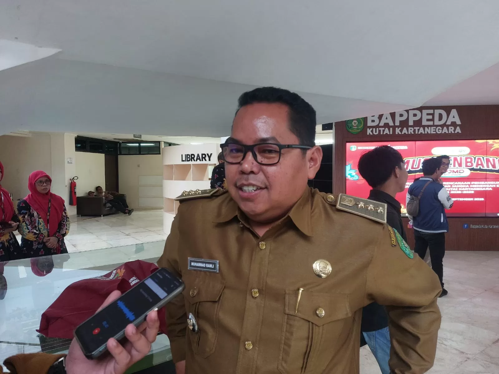Camat Muara Jawa, Muhammad Ramli (Elmo/Prokal.co)  