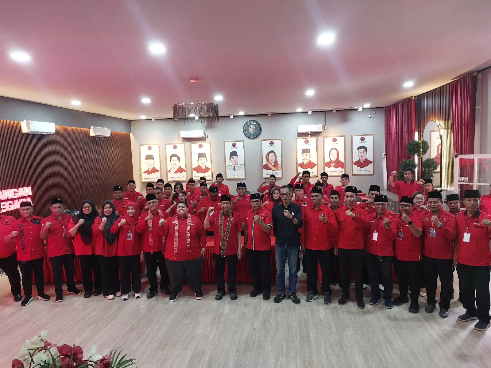 Pembukaan Training of Trainer DPC PDI Perjuangan Kukar yang dibuka Ketua DPD Kaltim, Safaruddin (Elmo/Prokal.co)  