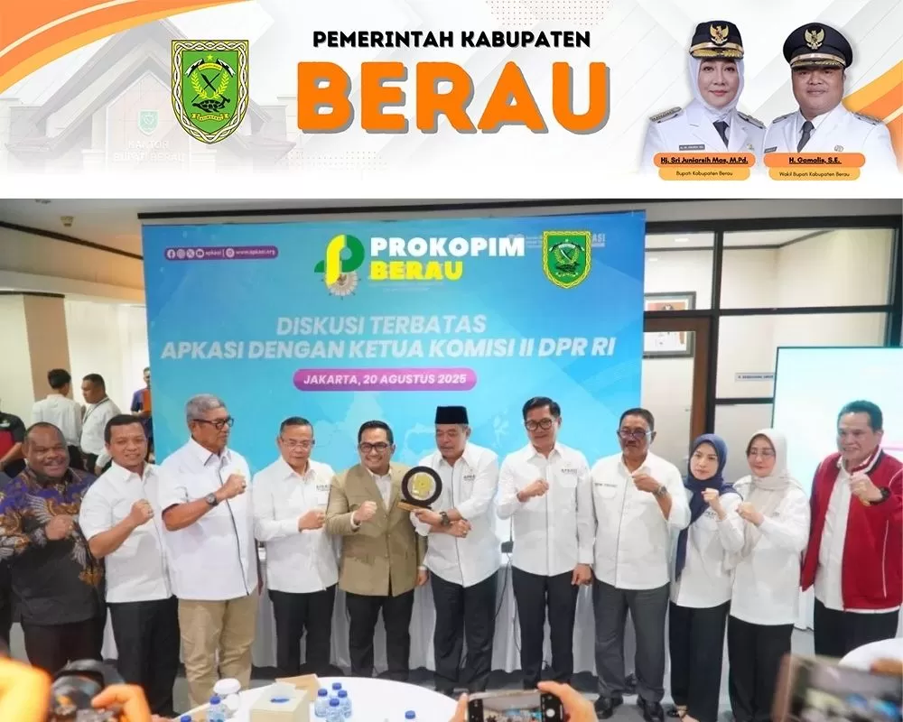 BAHAS: Bupati Berau, Sri Juniarsih Mas (dua kiri), menghadiri pertemuan Apkasi bersama Ketua Komisi II DPR RI, Muhammad Rifqinizamy Karsayuda, di Sekretariat Apkasi di Jakarta, Rabu, 20 Agustus 2025. (PROKOPIM SETKAB BERAU)