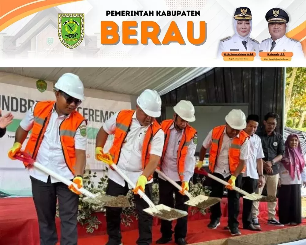 DIMULAI: Wakil Bupati Berau, Gamalis, saat melakukan peletakan batu pertama pembangunan TPS3R di Pulau Derawan. (KPG)