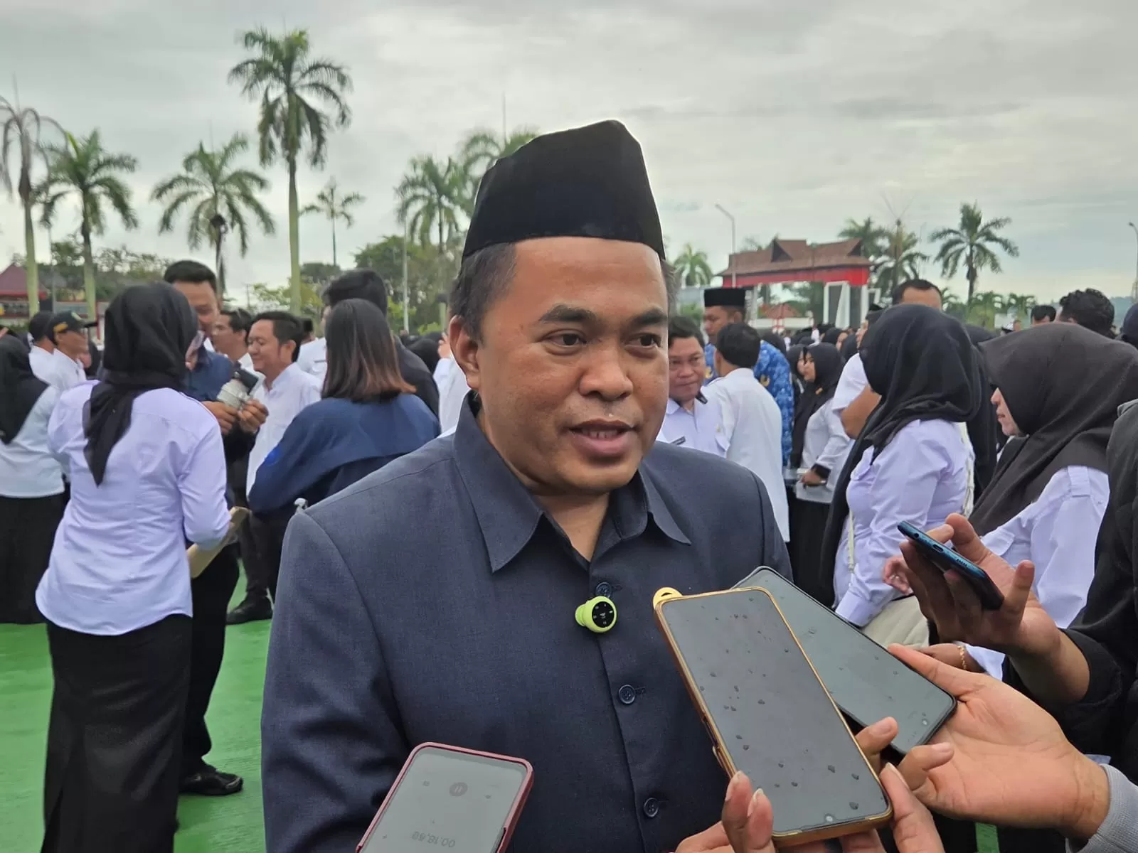 Ketua DPRD Kukar Ahmad Yani usai menghadiri pelantikan tahap kedua PPPK (Elmo/Prokal.co)  