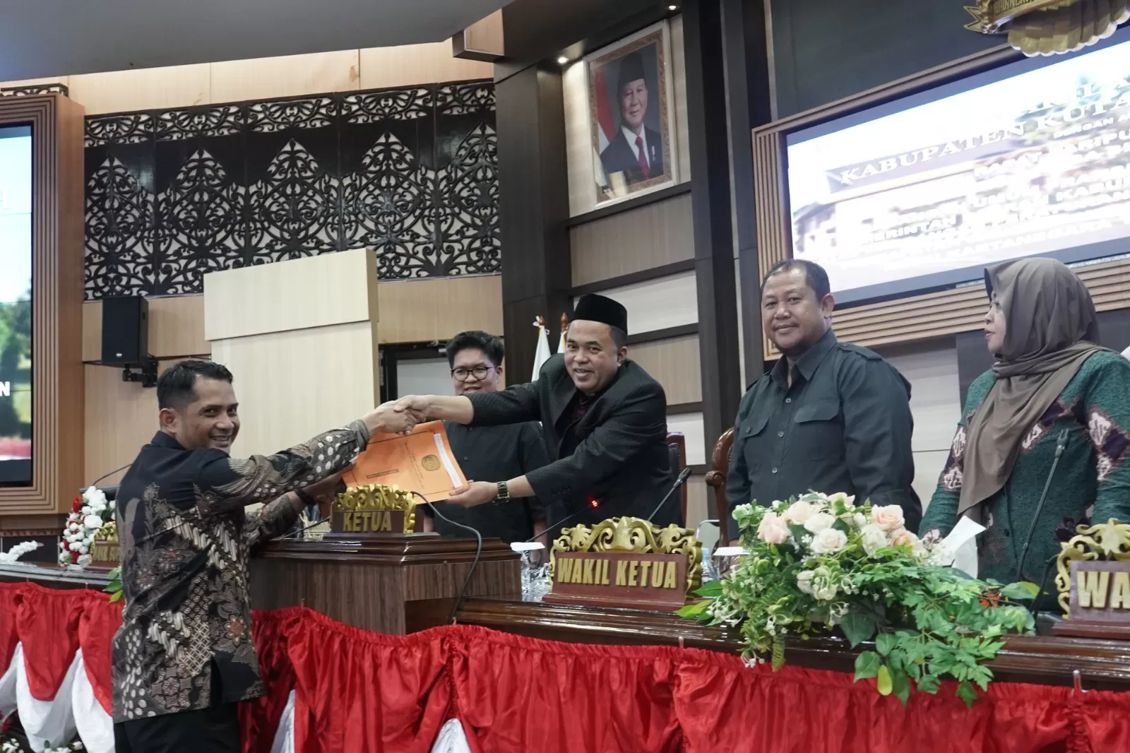 Rapat paripurna ke-25 masa sidang I DPRD Kukar (Elmo/Prokal.co)  