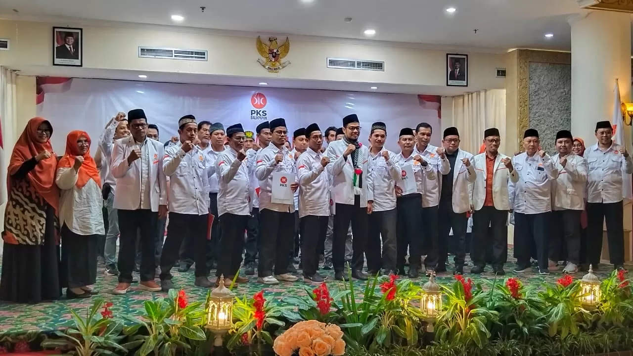 MOMENTUM: Pelantikan pengurus DPC dan DPRa Se-Balikpapan di Hotel Grand Tiga Mustika, Balikpapan, Ahad, 16 November 2025. (ISTIMEWA)