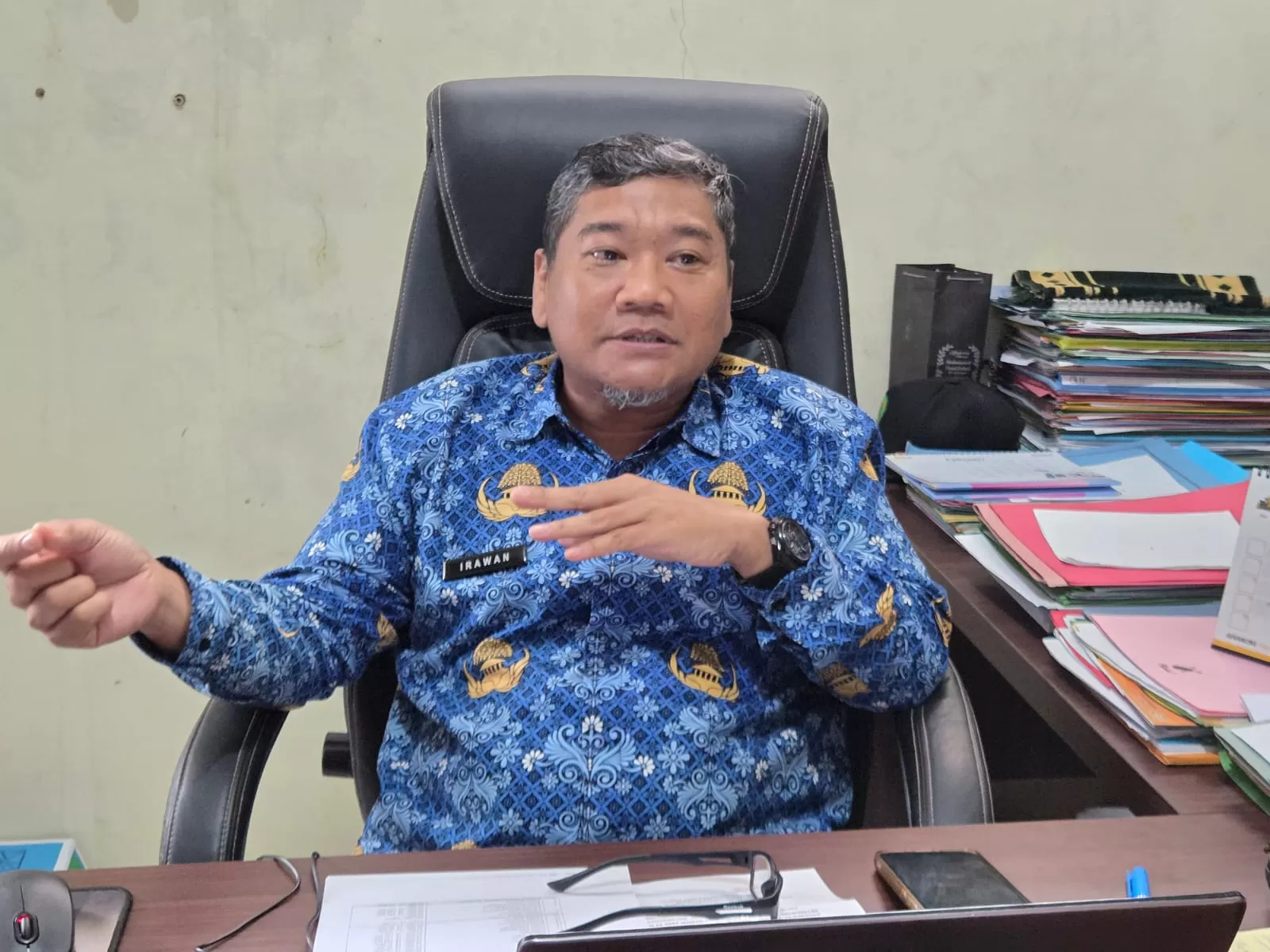 Kepala Bidang Pengelolaan Sampah dan Limbah B3 DLHK Kukar, Irawan (Elmo/Prokal.co)  