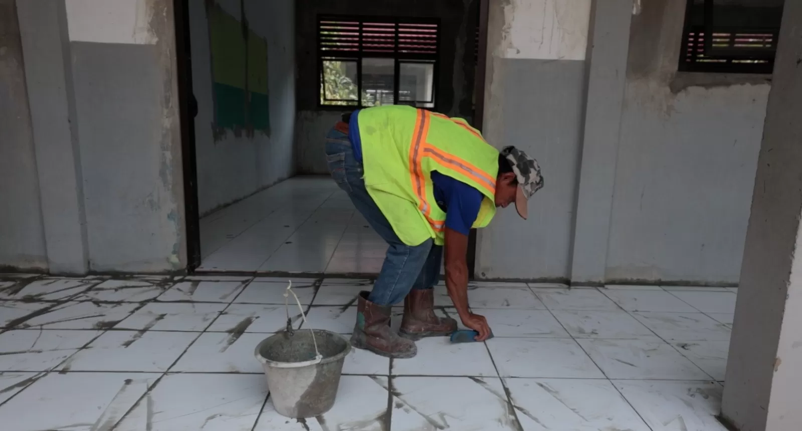 Ilustrasi perbaikan sekolah.