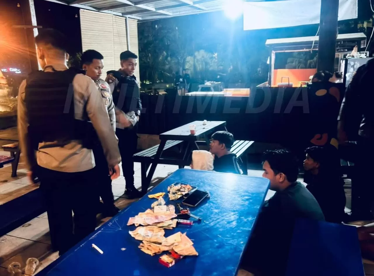 Pelaku saat diamankan.