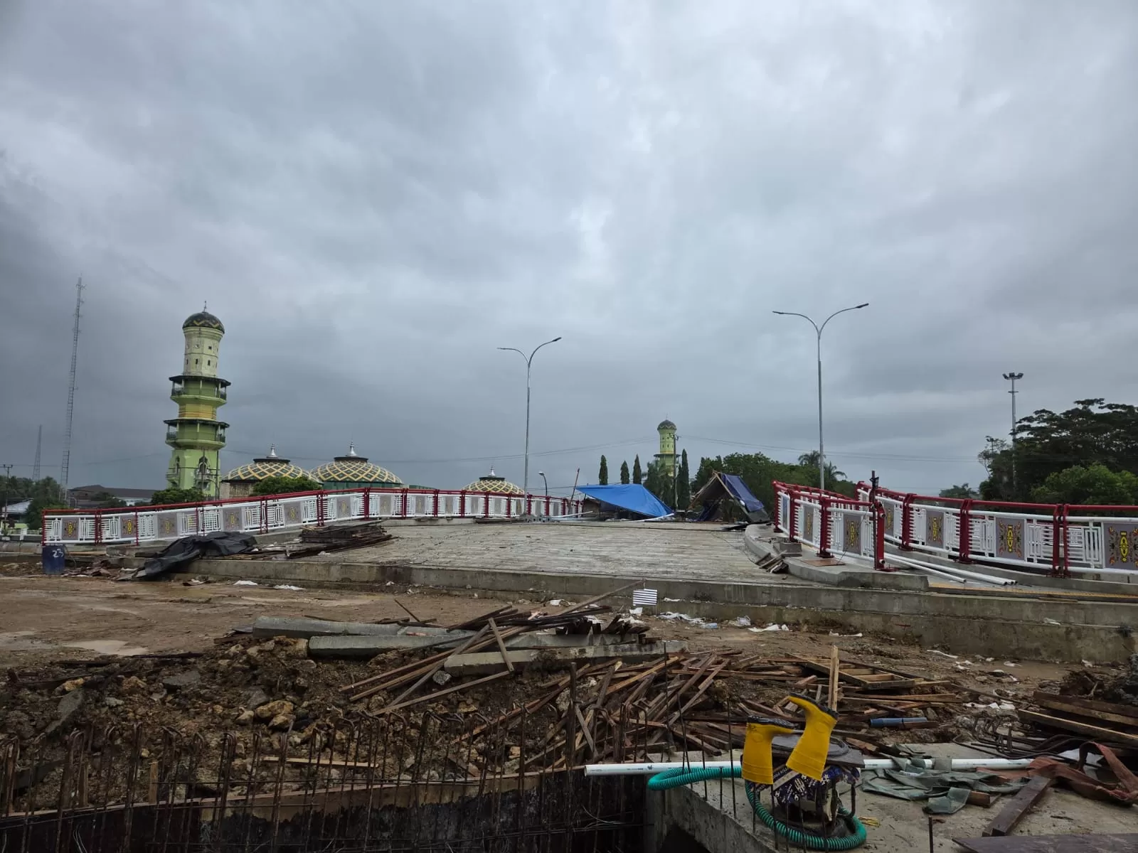 Progres pembangunan Jembatan Besi Baru Tenggarong (Elmo/Prokal.co)  