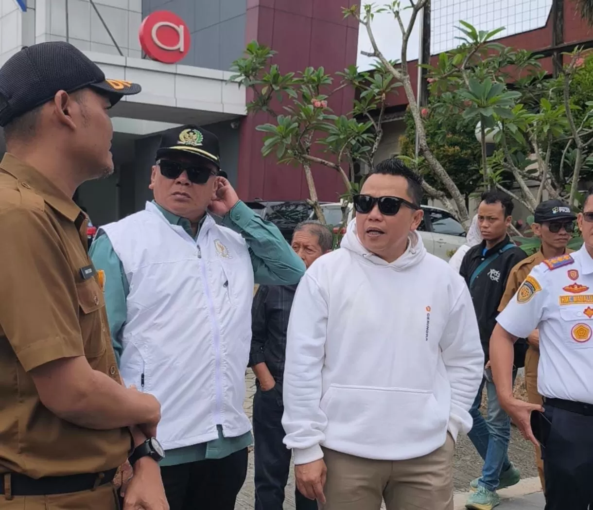 Komisi III DPRD Samarinda, saat berada di Jalan Dr. Sutomo.