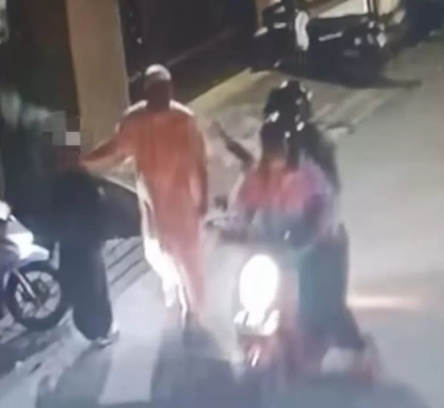 Kejadian penyerangan terekam kamera.