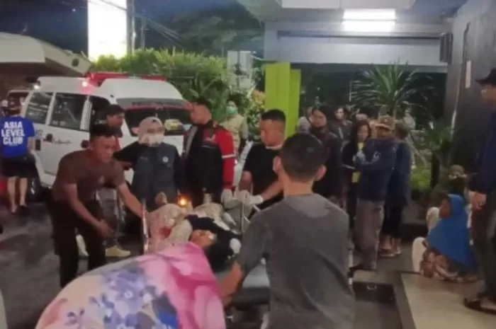 Menyoroti kecelakaan maut yang melibatkan mobil elf pengangkut rombongan peziarah di Tanjakan Cae, Sumedang. (Dok. Polda Jabar)